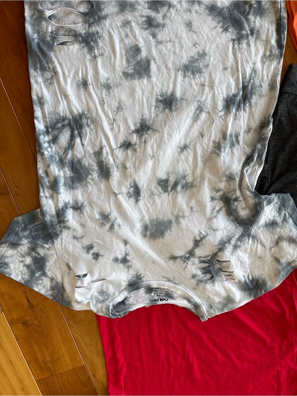 Lot XL Short Sleeve Tees and 2 LightHoodies - Tie Dye, Black, Gray, Blue, Orange - Picture 6 of 16